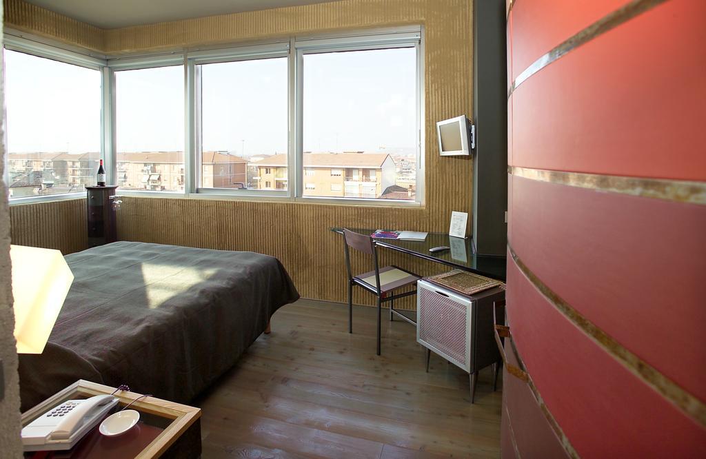 Single Room,389574222:JPEG